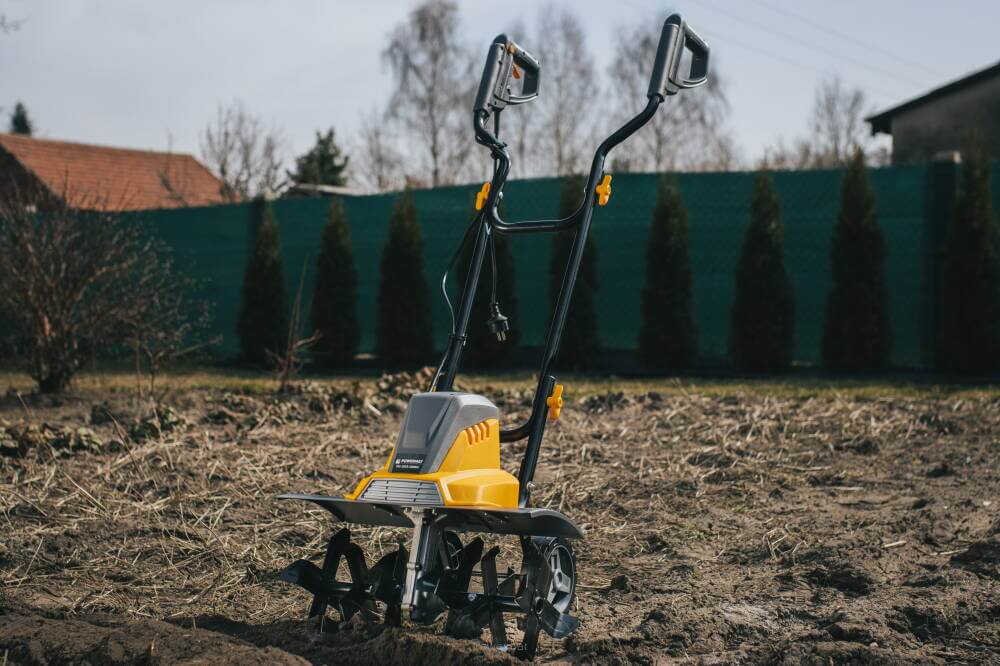 glebogryzarki to sprzęt, który każdy powinien mieć w ogrodzie ziemię pod sadzenie drzew trzeba odpowiednio przygotować