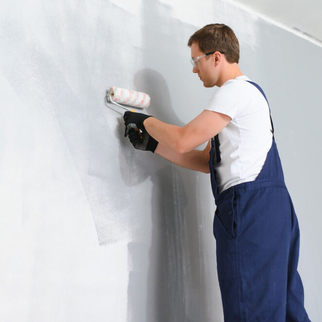 jak przygotować ścianę do malowania? Nie zapomnij o podkładzie lub gruncie