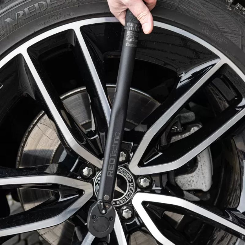 Jaki klucz do kół? Model dynamometryczny