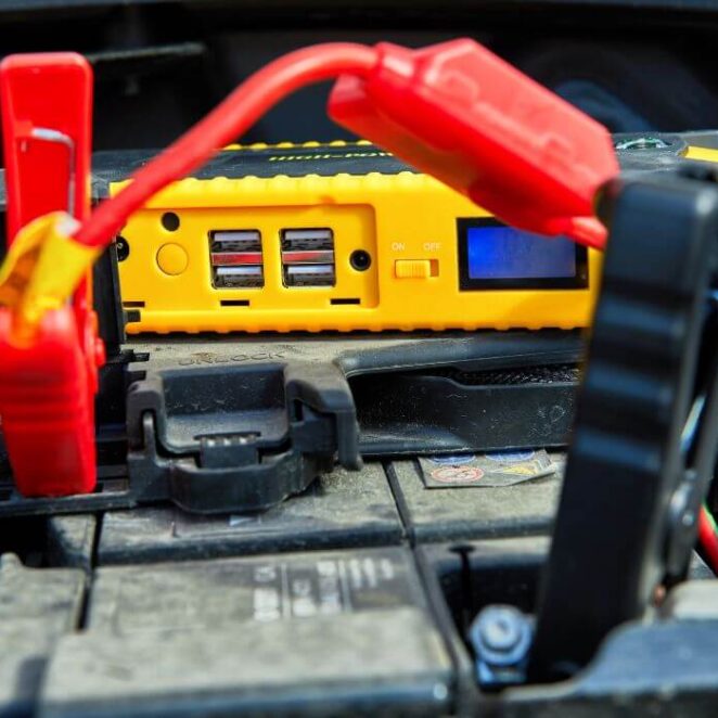 Jaki prostownik do akumulatora? Poradnik