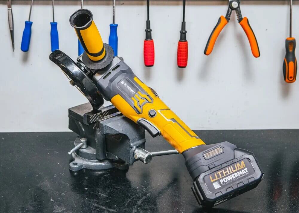 Czym ciąć panele winylowe? Szlifierką kątową 